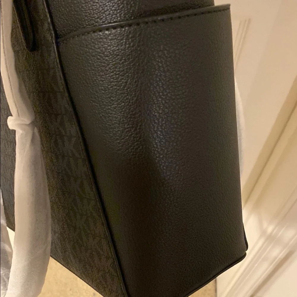 Michael Kors Black Tote Bag - Picture 9 of 12